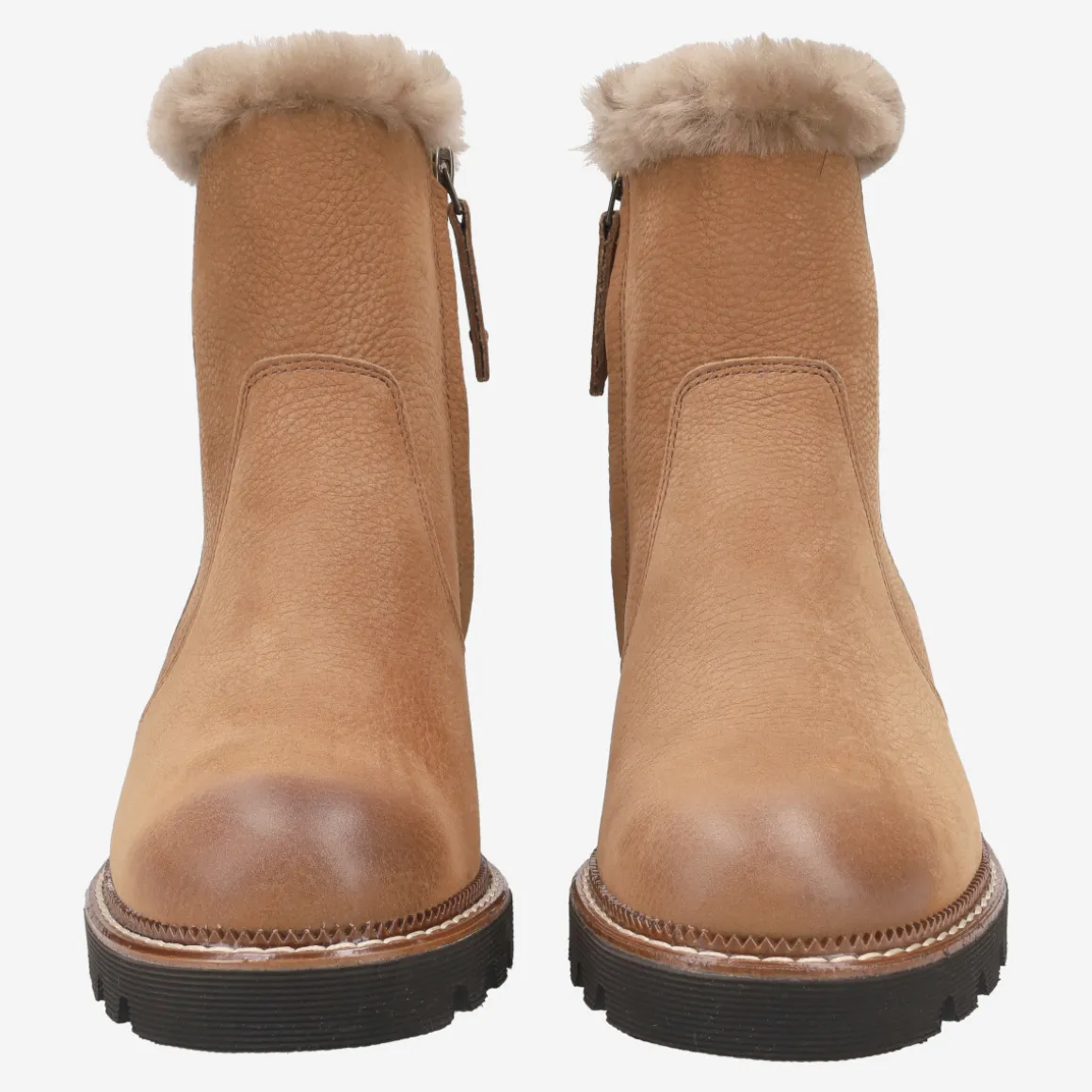 Ankle boot with lambskin