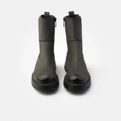 Chelsea boots