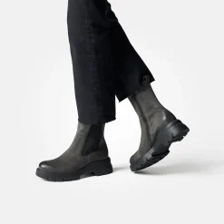 Chelsea boots