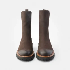 Chelsea boots