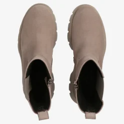Chelsea boots