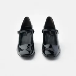 Clasp pumps