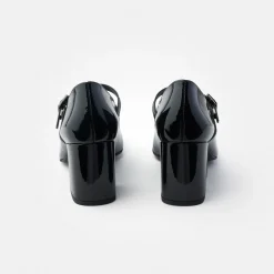 Clasp pumps