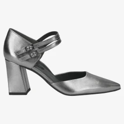 Clasp pumps