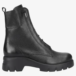 Lace-up ankle boot