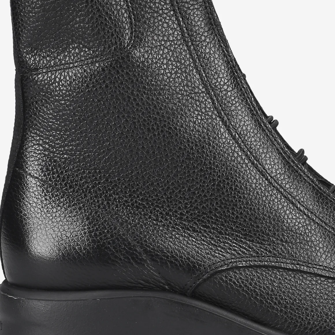 Lace-up ankle boot