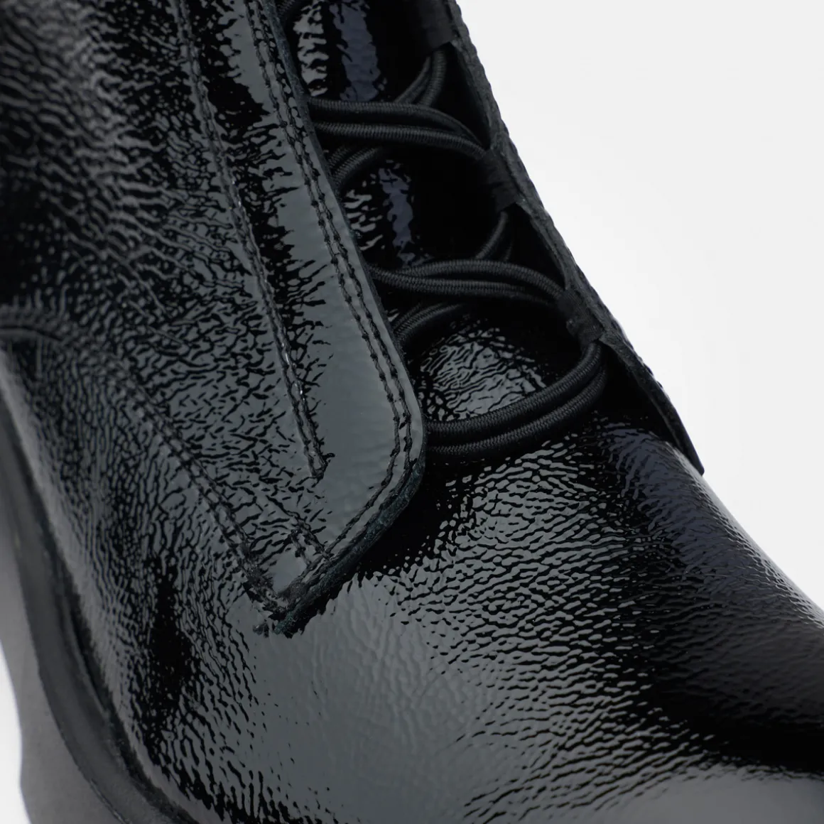 Lace-up ankle boot