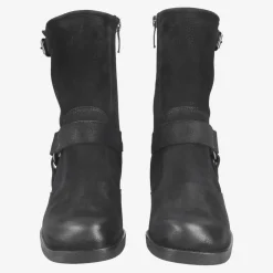 Lace-up ankle boot