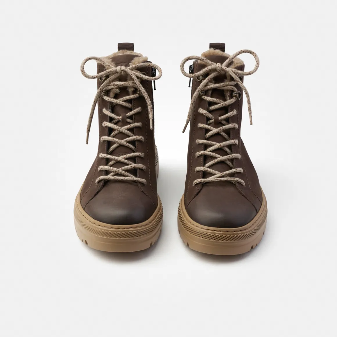 Lace-up ankle boot with warm lining
