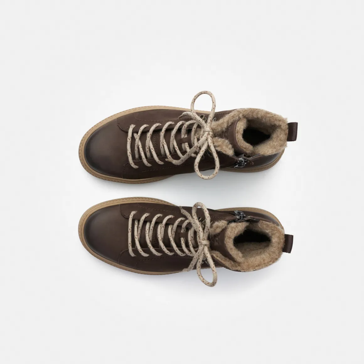 Lace-up ankle boot with warm lining