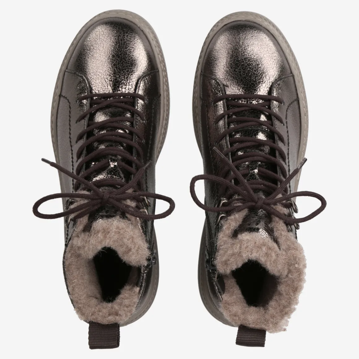 Lace-up ankle boot with warm lining