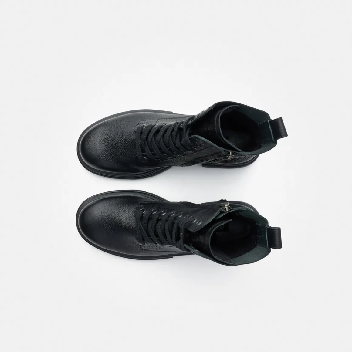 Lace-up bootie