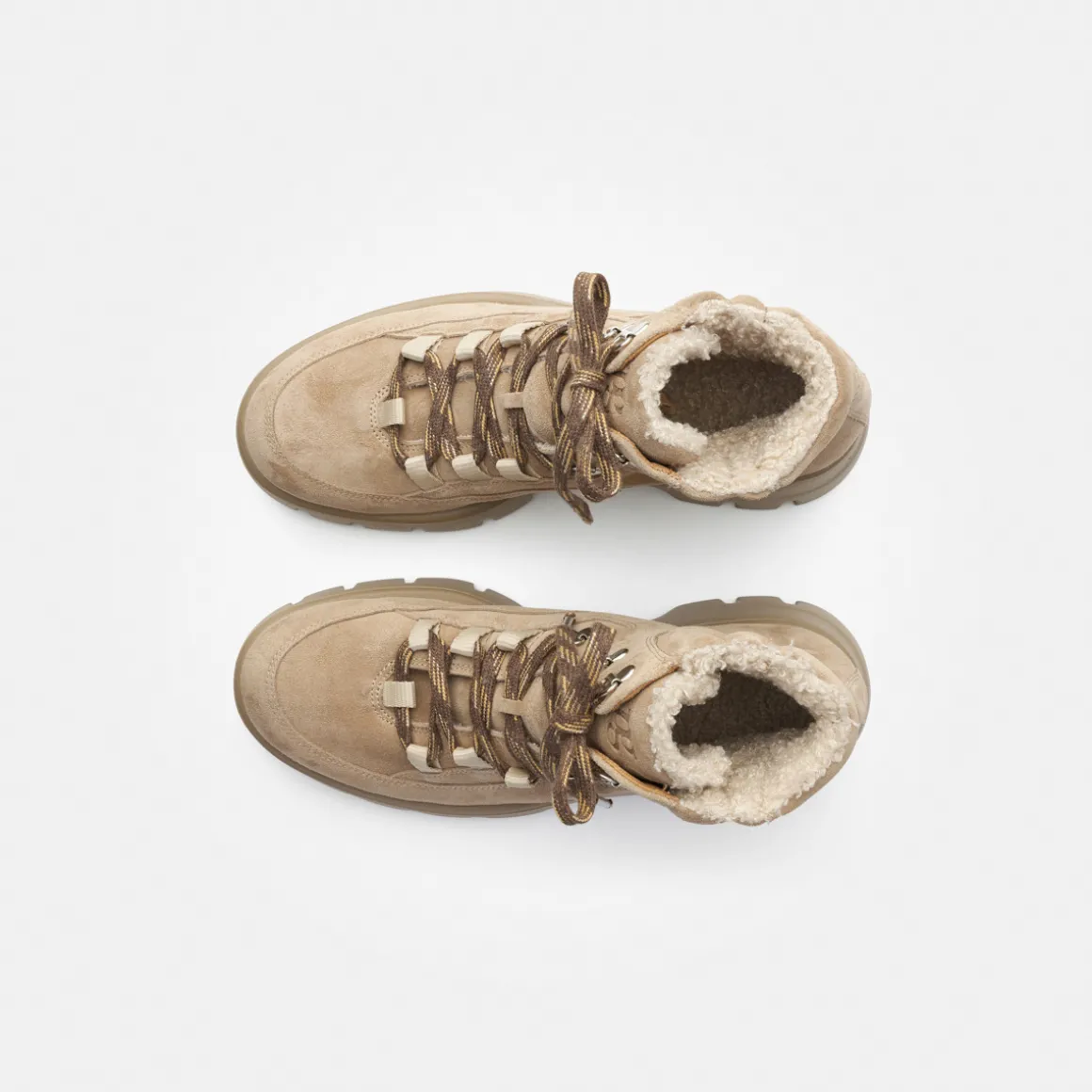 Lace-up bootie with warm lining