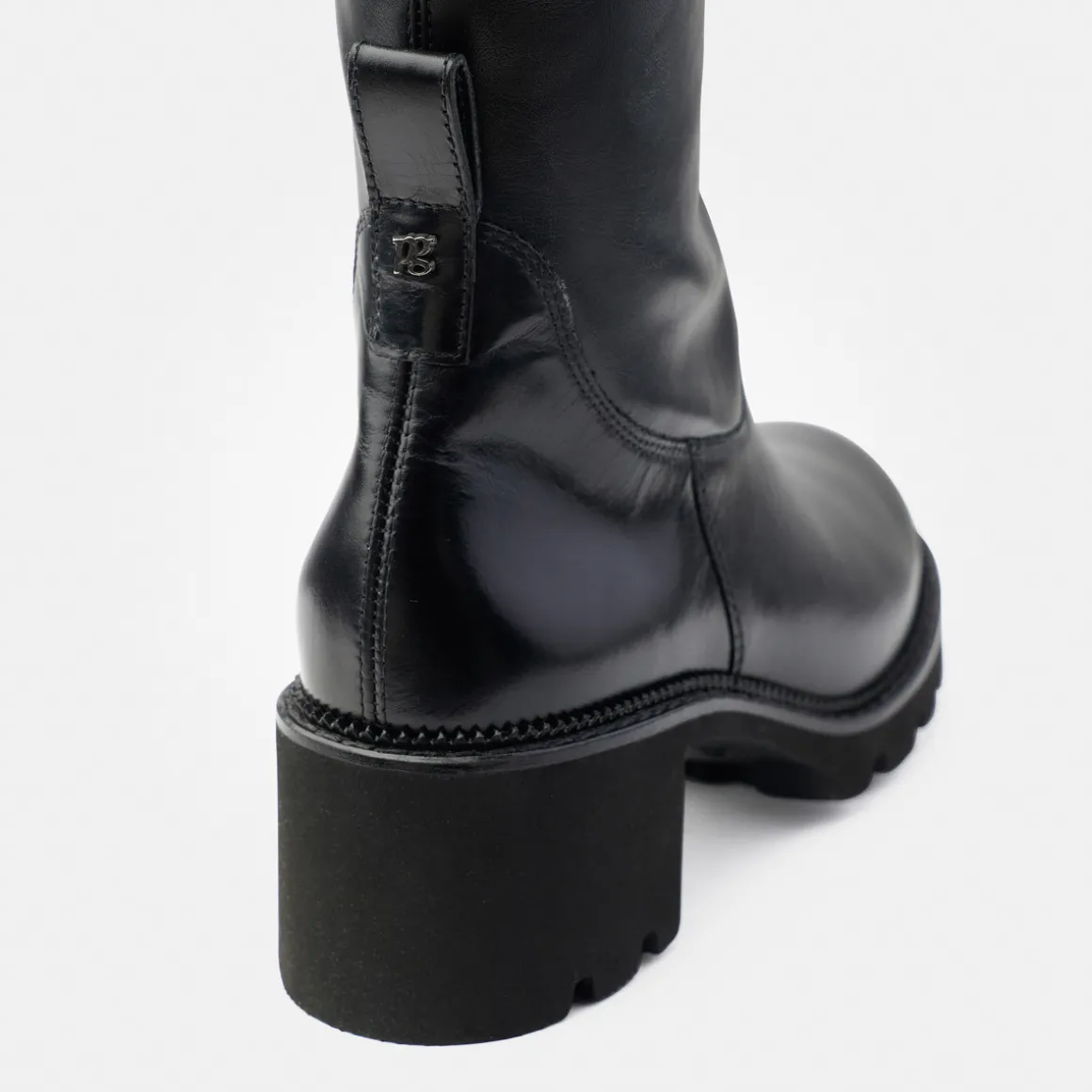 Long-shaft boots