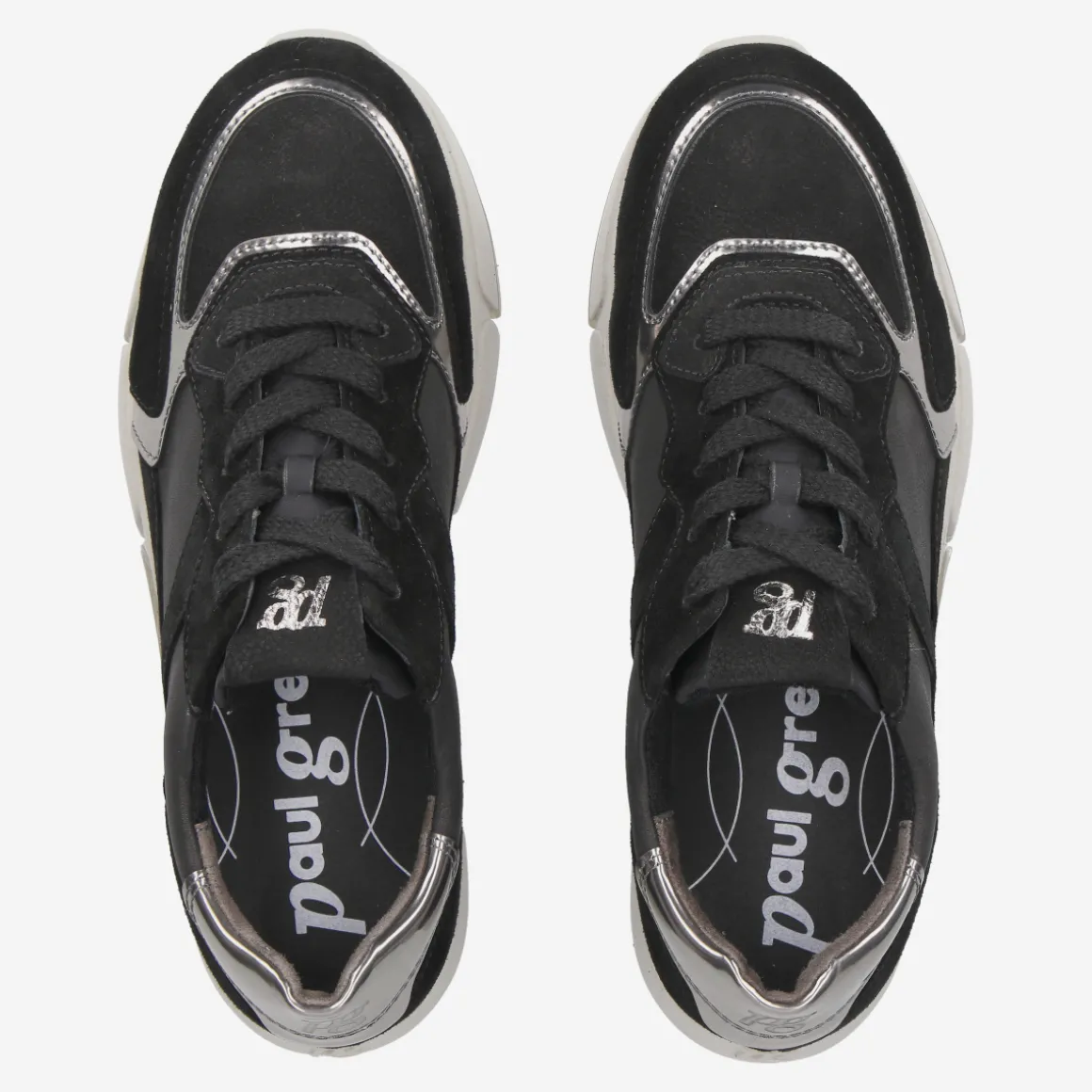 Sneaker with removable footbed
