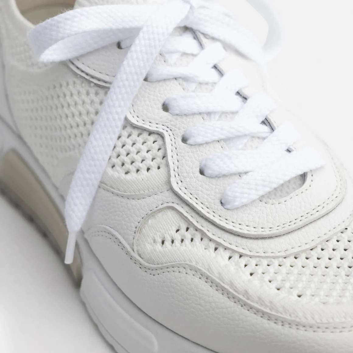SUPER SOFT sneaker with removable footbed